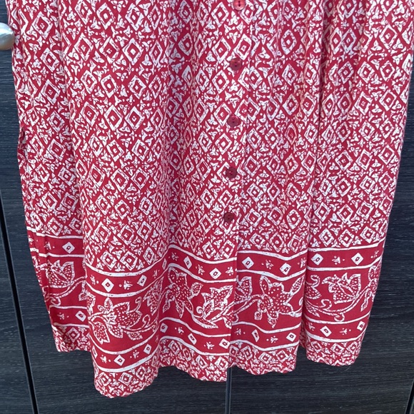 Red Ikat Like Print on Cream Background Dress V Front/Back Loose Fit Floral Med - Picture 3 of 10